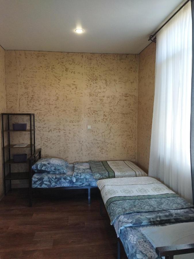 Гостевой Дом Ксения Hotel Sukhumi Exterior foto