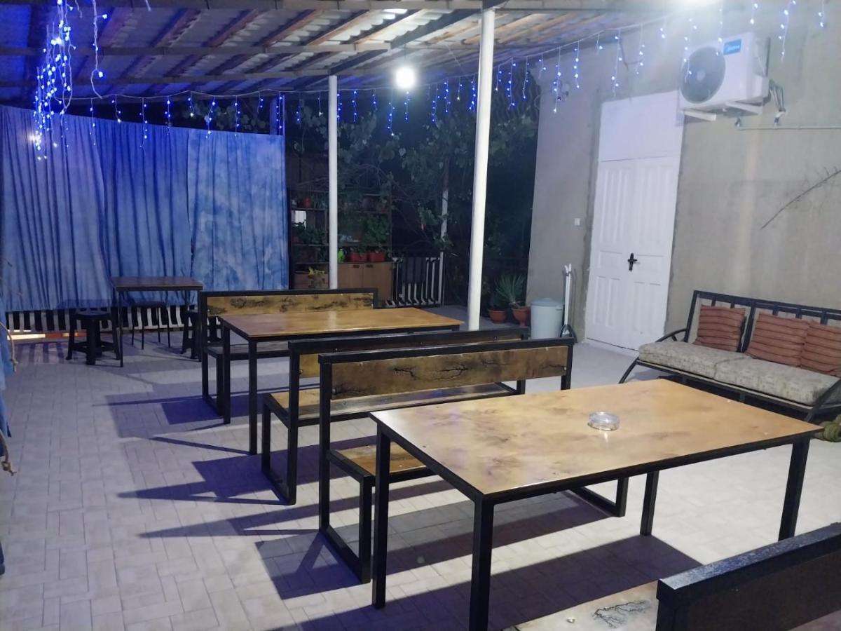 Гостевой Дом Ксения Hotel Sukhumi Exterior foto